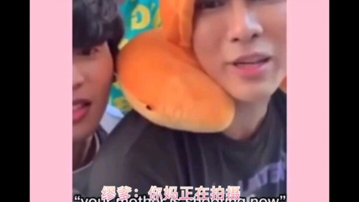 [cp]#mewgulf[Super Talk]# “Miu bố livestream ép đôi với người thật” cày đã đời… fan gọi Mew là bố, c
