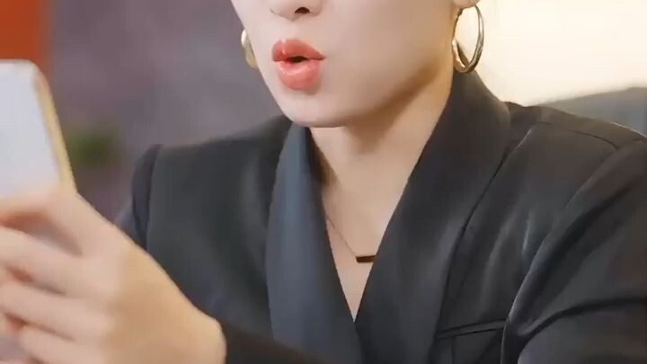 ทะลุมิติสู่โลกนิยาย แต่เธอไม่ได้มาคนเดียว