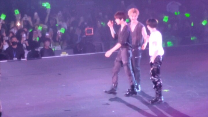 Lele: ? ? Jaemin: Bro is awesome!