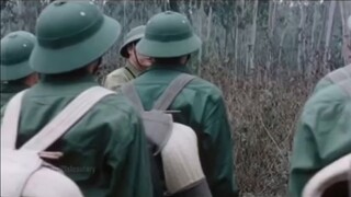 Kiến cắn khôngđược gãi, gáiđi qua khôngđược nhìn 😂😂😂