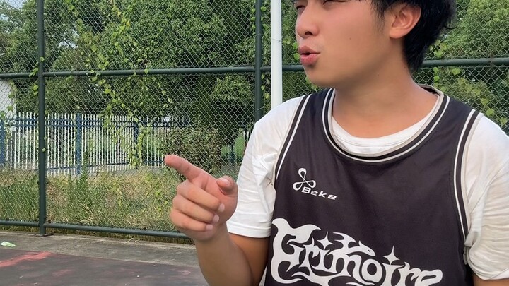 Bi kịch xảy ra khi tôi ném bóng trúng bác trai khuyết tật