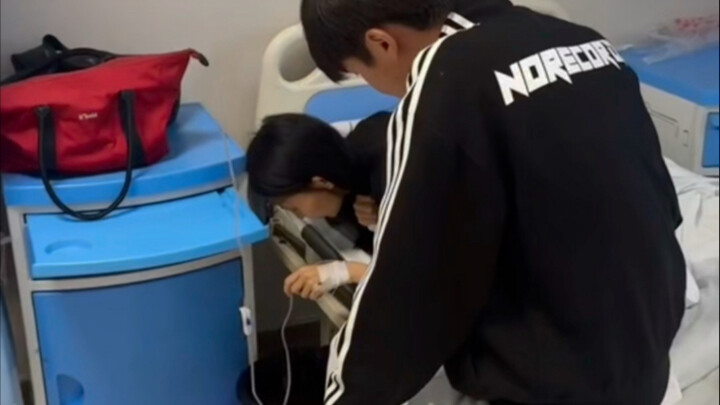 Dù khó gặp lại, ngay lúc này cũng không biết phải nói lời tạm biệt thế nào.