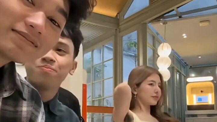 “Một số video mang tính trừu tượng”