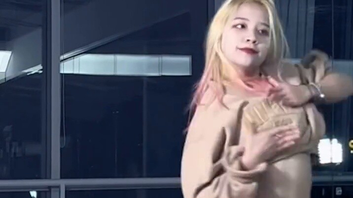 Yoncé (for Misan) Every detail of Jin Daming's version is so touching! Who can't help but say it's a