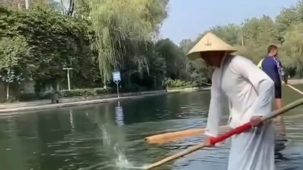 Woa, đẹp trai bá cháy luôn!