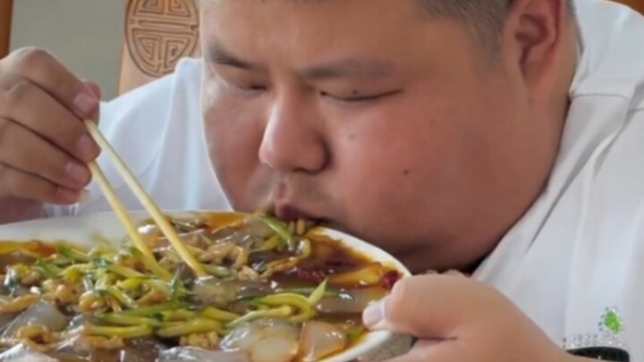 Her real weight has been exposed—Ryoko doesn’t even bother acting anymore.