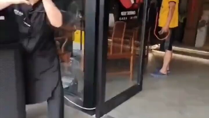 Điển trung điển chi phì đầu đại nhĩ