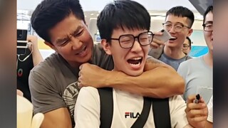 和Van摔♂跤，非常的开心！