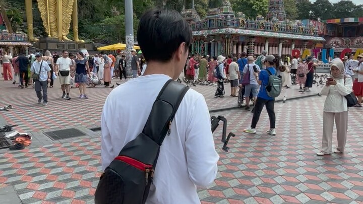 Walking Tour Batu Caves, Malaysia and How to get there