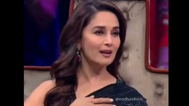 Madhuri Dixit danced while sitting down