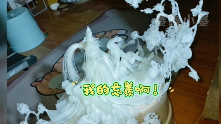 The pioneer of the hot glue craze!