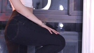 D-sound anchor Meng Meimei dance video