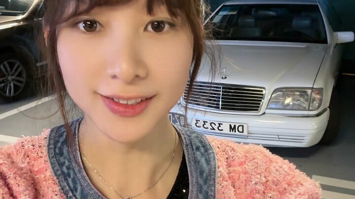 Menurut kalian, lebih baik saya naik 86 atau naik Mercedes?