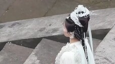 Không khí bị nắm chặt