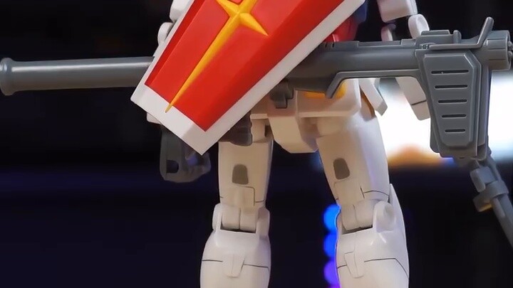 Mô hình HG Gundam 35 năm trước đã thay đổi lịch sử mô hình Gundam bằng công nghệ đen như thế nào? Đá