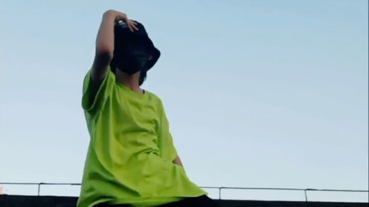 Zhang Guiyuan's early rooftop dance "Sleepless Night"