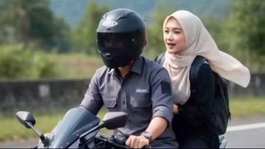 Aira tanda tangan kontrak kerja
