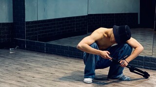 【Yao Chen】Abdominal muscle warning! Sexy black desk lamp fast practice room dance solo straight shot
