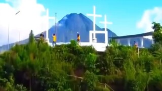是工作也是热爱，努力工作，为了更好的生活，心有多远就能走多远，做一个温暖坚韧的人，浅浅笑轻轻爱稳稳走，明早九点不见不散，员工回去过年啦～🥰🥰