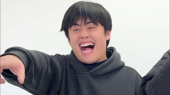 Cuối cùng thế giới này cũng điên cuồng đúng như tôi mong muốn.