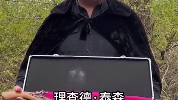 Cái đó có súng mà không chọn, đúng là tự mình rước họa vào thân đấy