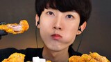 【韩国吃货JaeYeol宰烈】新影片，今天不吃冰，吃炸鸡还有年糕香肠
