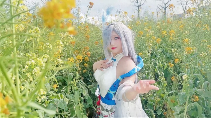 Đi đến cánh đồng hoa cải cách nhà hơn 50 km để chụp nữ thần núi tuyết Thân Hạc! Cô Út giữa biển hoa 