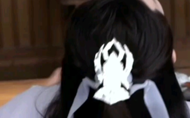 ประณามมัน! พระเอกในชุดย้อนยุคจะดูดีขนาดนี้ คาดผม 2 ข้างได้! ! !