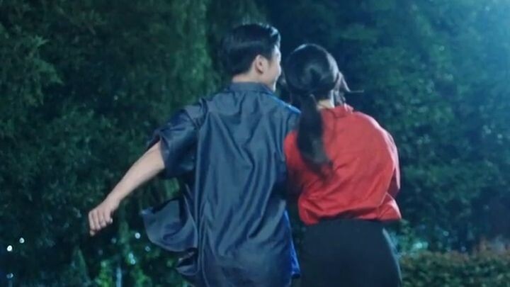 Kapten Era 80-an dan Istri Seksi