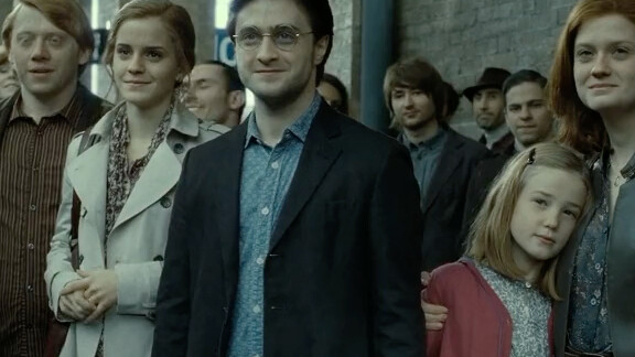 Siapa suruh Rowling bilang cuma boleh pakai aktor Inggris? Meski Hermione Granger aja kan keturunan 