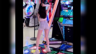 180视角下的跳舞机玩家是怎么玩的？