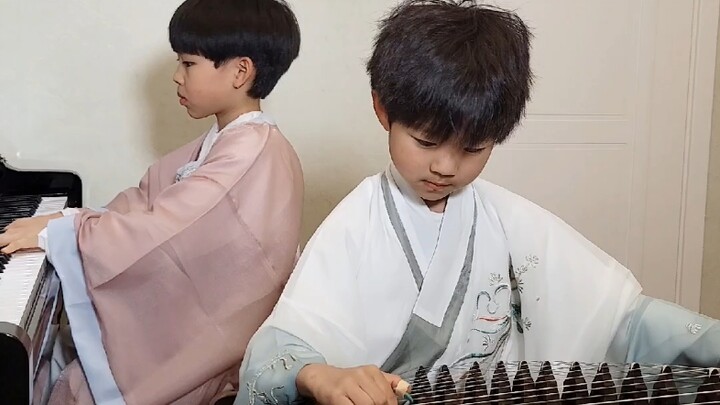 The brothers’ piano and guzheng duet of “Annual Rings” was a success!