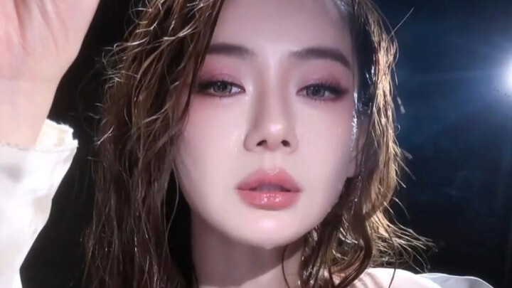 Who agrees or disagrees with me that Qi Wei is the pioneer of cosplay transition segments?