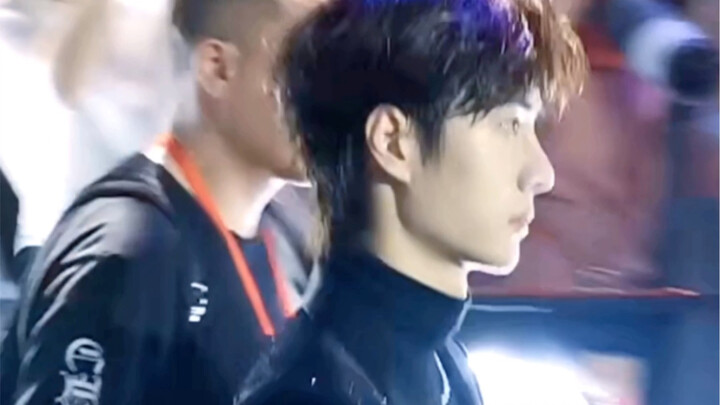 【Wang Yibo】No need to dance—just walking by is enough to captivate everyone
