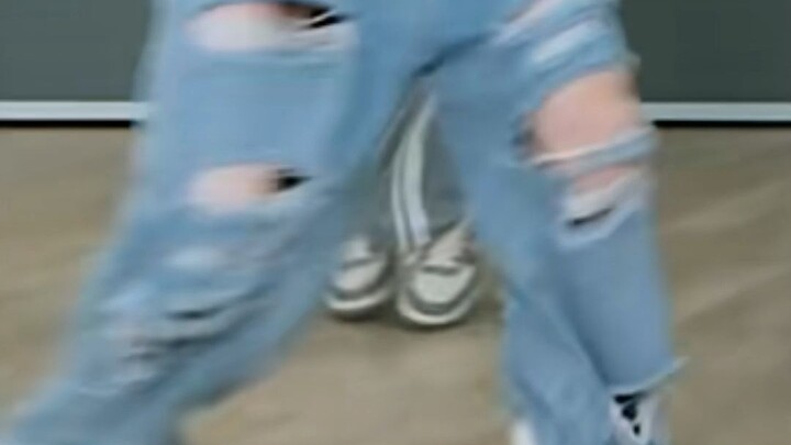 谁把猫猫的裤子撕成这样了|Ricky裤子直拍|想看和想缝交织 迷人和迷惑并存