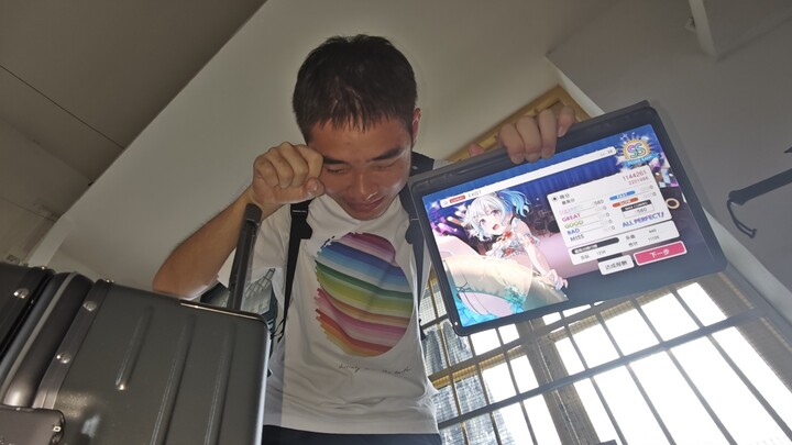 رُفِضَ زميلي في السكن من الجامعة بسبب التلاعب بالتصنيفات لدعم فريق معين.. ماذا أفعل؟