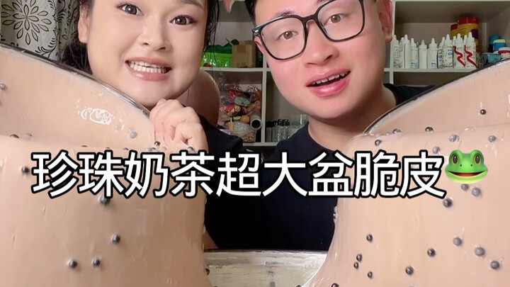 Bubble tea dalam wadah super besar dengan kulit renyah!!!