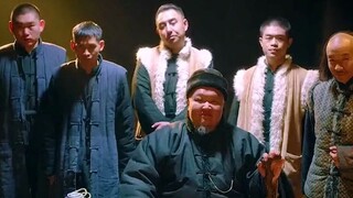放最狠的话，挨最毒的打，怂的可爱