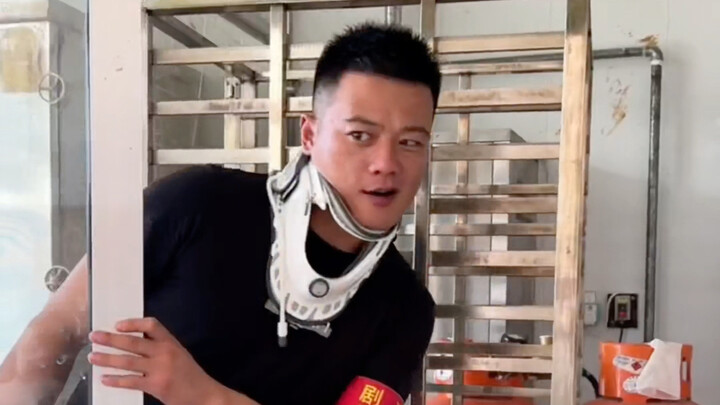 Semua orang mau manfaatkan saat aku sakit untuk menghabisiku?