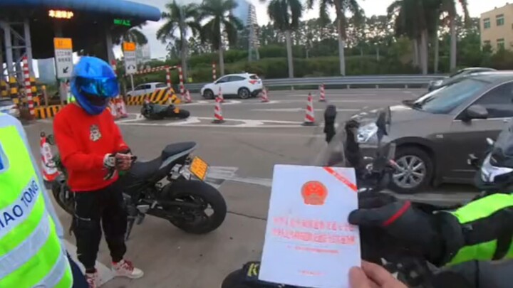 Chiếc xe máy hơn 400 nghìn đấy