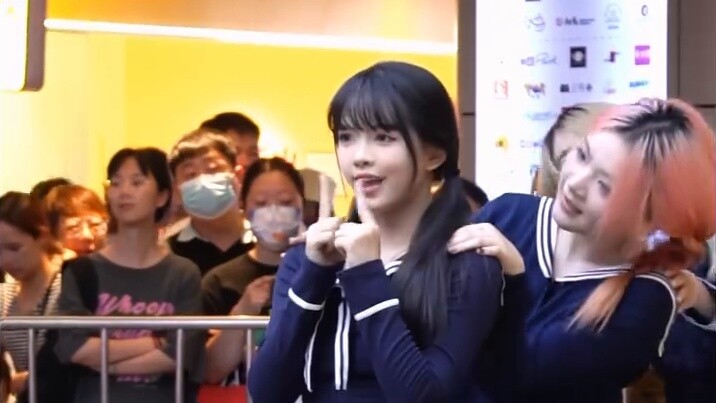 Do the dance (mượn mèo) - Bộ sưu tập xu hướng thẳng tiến của ILLIT road show 20250629