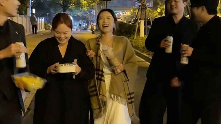 No matter how fancy the dinner, it can’t beat a street-food stall with good friends!!
