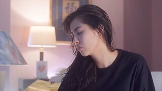 王祖贤给人的感觉是千变万化的，不是仅仅局限某一种