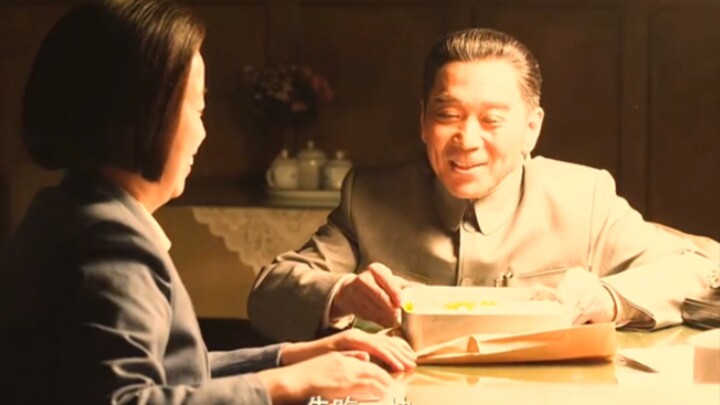 أحسدُ الماضي، حين كانت العربات والخيول تسير ببطء، والرسائل تقطع مسافات شاسعة. كان المرء يحب شخصًا وا