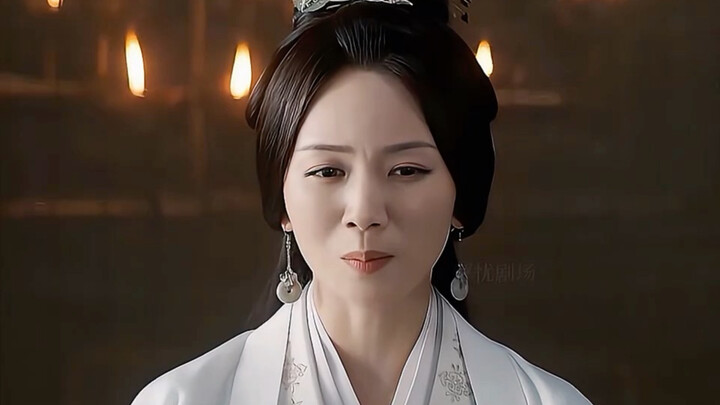 Nguyệt Phi đúng là đỉnh cao trong giới sủng phi, chẳng có ai mà nàng không dám dạy dỗ cả!
