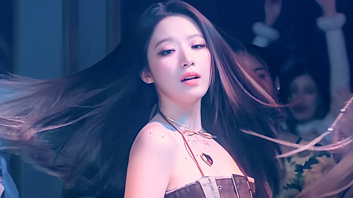Ye Shuhua has to promote her song wearing this denim skirt!!!