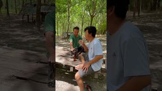 เกิดอีหยังขึ้นวะ🤣🤣 #คลิปสนุก #คลิปตลก #คลิปคลายเครียด #ตลกขำๆ #ตลก