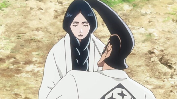 Unohanaretsu, the former Kenpachi, you should be doing healing now!