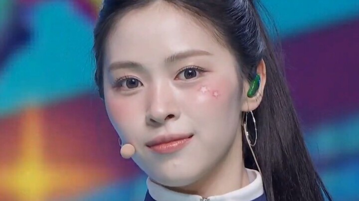 ITZY’s latest comeback track “Motto” 260528 performance stage