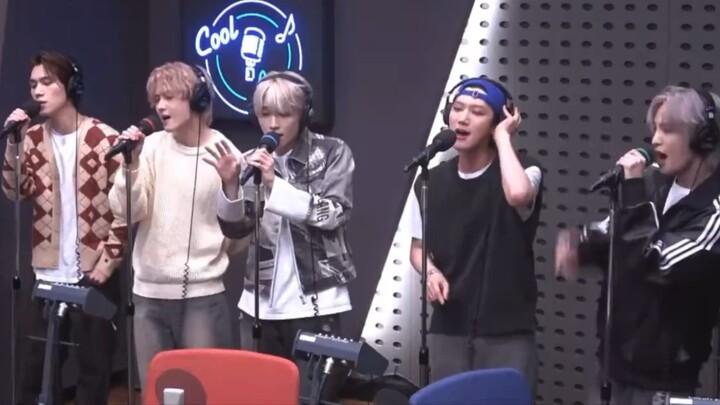 WJSN’s New Song “Give Me That” – First Radio Live Performance!